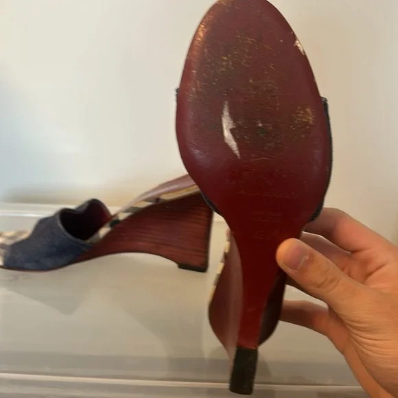 Vintage Burberry and heels - Picture 3 of 4